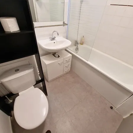 Tranquille Escale Briochine A 2 Pas Du Centre-ville Avec Place Parking Prive Апартаменты *